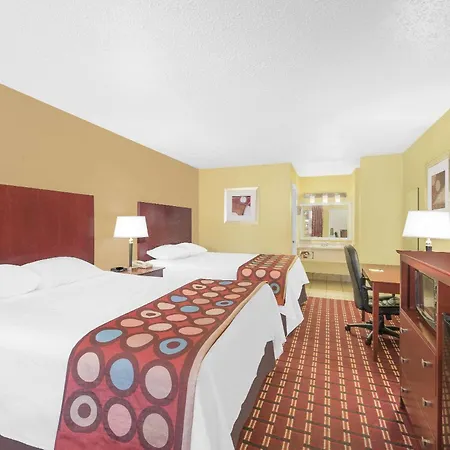 Super 8 By Wyndham Kerrville Tx-3