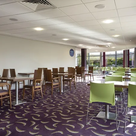 Holiday Inn Express Dunstable By Ihg-3