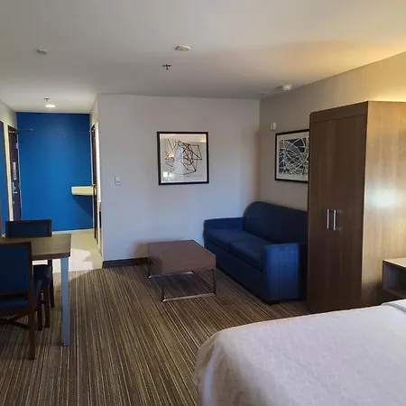 Holiday Inn Express & Suites Woodland Hills By Ihg-2