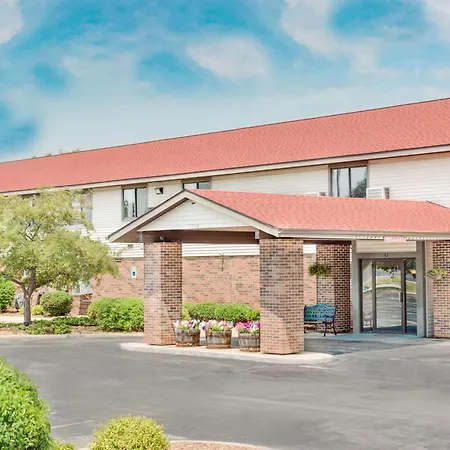 Super 8 By Wyndham Green Bay Near Stadium-3