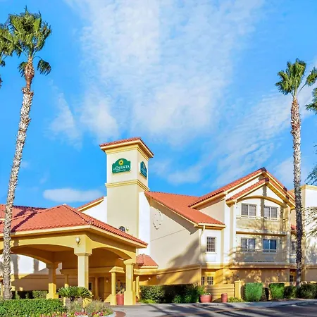 La Quinta By Wyndham Tucson Airport-3