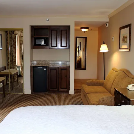 Hampton Inn Savannah Historic District-3