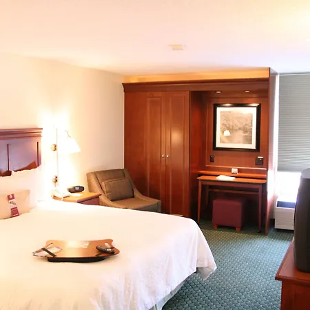 Hampton Inn Charleston Downtown-2