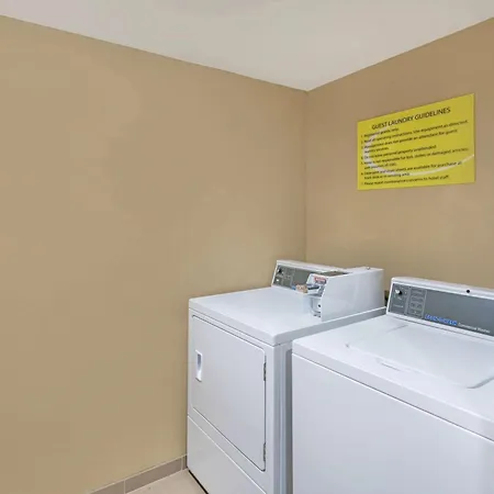 Super 8 By Wyndham Raleigh North East-2