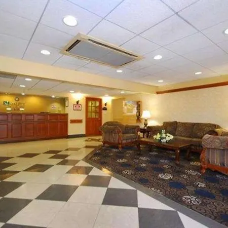 Quality Inn & Suites Bensalem-3