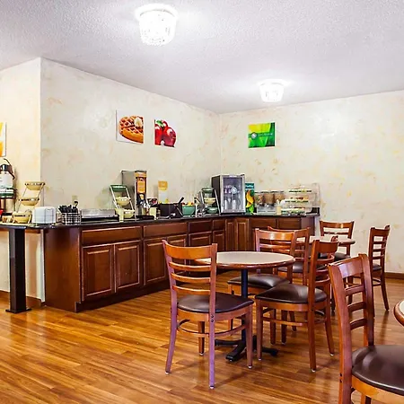 Quality Inn & Suites Champaign North - Urbana-3