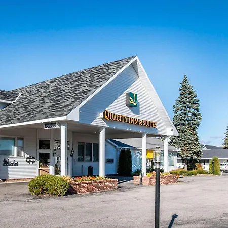 Quality Inn & Suites Mackinaw City Beachfront-2