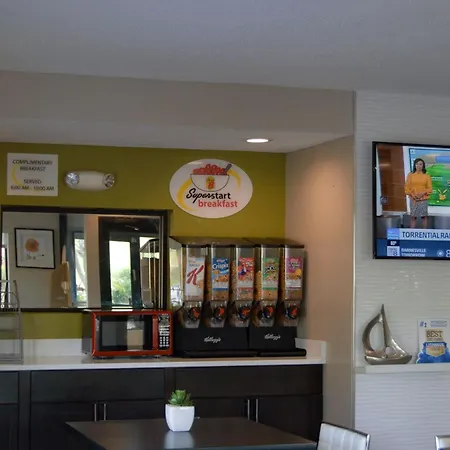 Super 8 By Wyndham Stockbridge-3