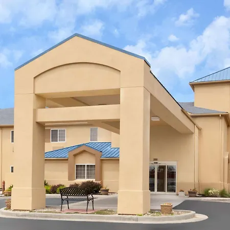 Baymont By Wyndham Fort Wayne-2