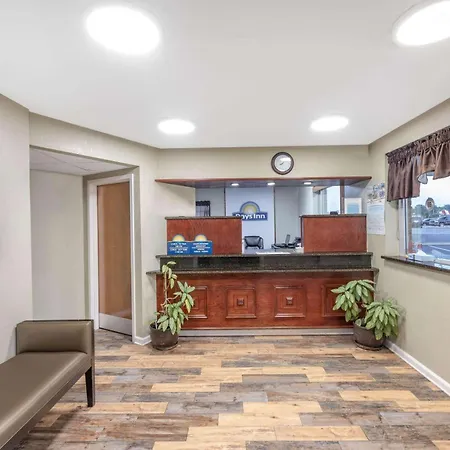 Days Inn By Wyndham Clarksville Tn-3