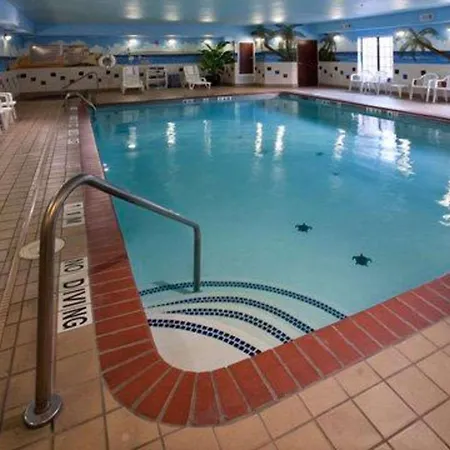 Quality Inn & Suites Near University-2