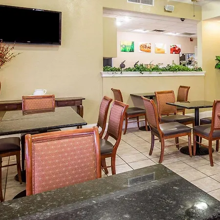 Quality Inn At The Mall - Valdosta-2