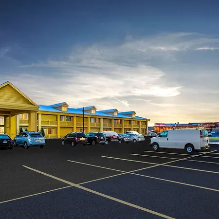 La Quinta Inn By Wyndham Oshkosh-2