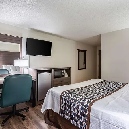 Rodeway Inn Farmington-2