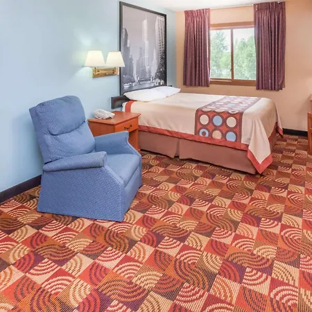 Super 8 By Wyndham Shipshewana-2