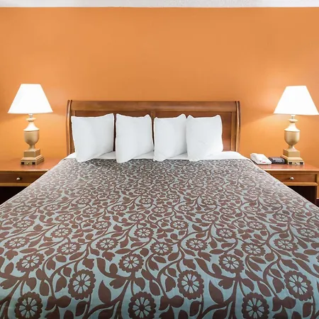 Days Inn By Wyndham Orangeburg South-3