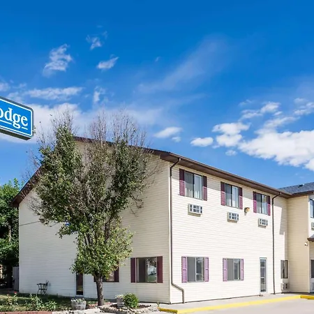 Travelodge By Wyndham Longmont-3
