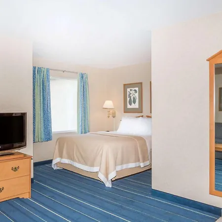 Days Inn & Suites By Wyndham Bridgeport - Clarksburg-2