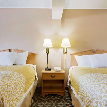 Days Inn By Wyndham Fairmont-2