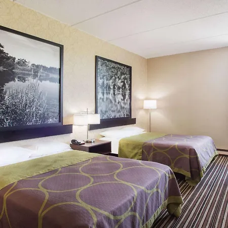Super 8 By Wyndham Plattsburgh-2