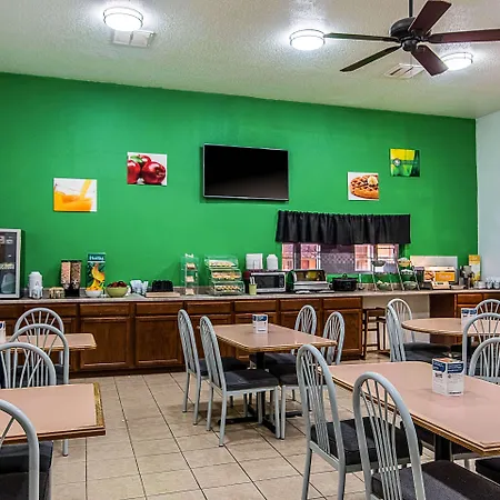 Colby Inn And Suites-2