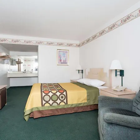 Super 8 By Wyndham Cottonwood-3