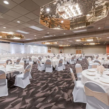 Ramada By Wyndham Fargo-3