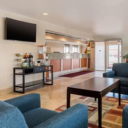 Quality Inn & Suites Limon-2
