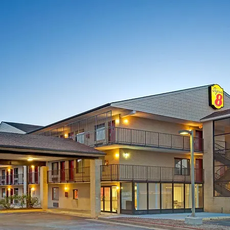 Super 8 By Wyndham Fredericksburg-3