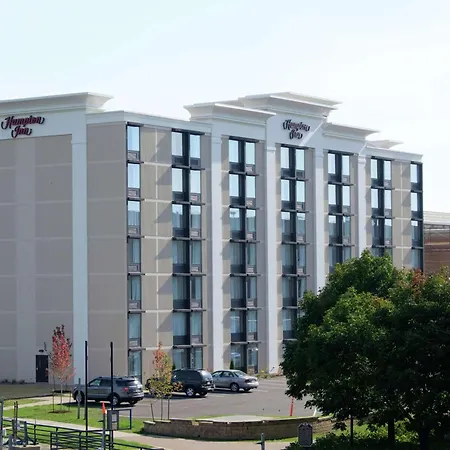 Hampton Inn Green Bay Downtown-3