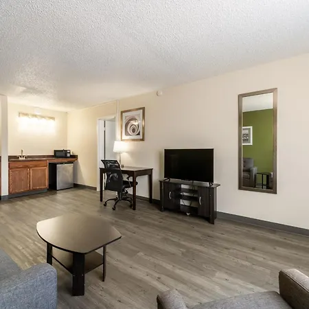 Quality Inn & Suites Vandalia Near I-70 And Hwy 51-2