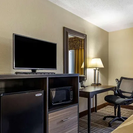 Quality Inn & Suites - Greensboro-High Point-2