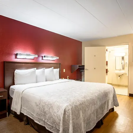Red Roof Inn Plus+ Pittsburgh South - Airport-3