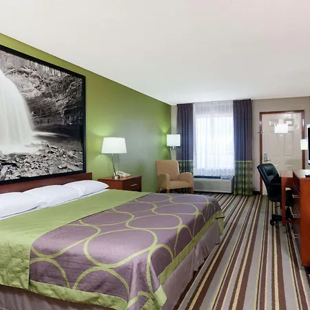 Super 8 By Wyndham Clarksville Northeast-2