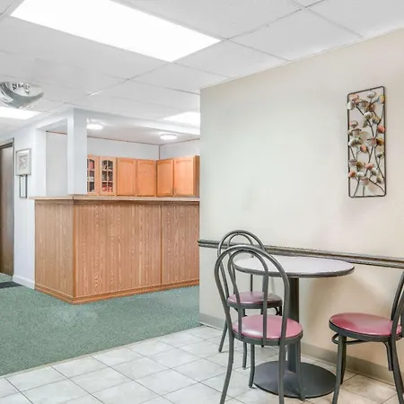 Super 8 By Wyndham Tomah Wisconsin-2