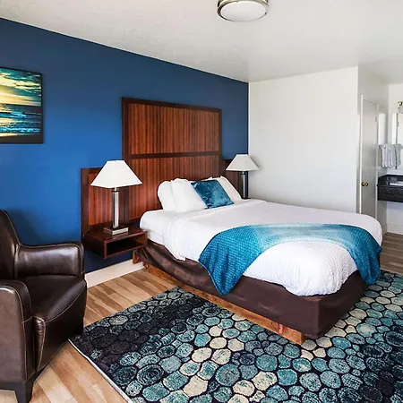 Clarion Inn Surfrider Resort-3