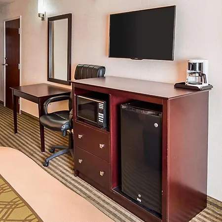 Econo Lodge Inn & Suites Natchitoches-3