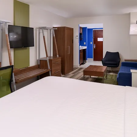Holiday Inn Express & Suites Raleigh Ne - Medical Ctr Area By Ihg-3