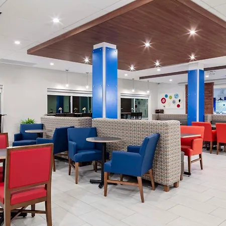 Holiday Inn Express & Suites - Madison By Ihg-2