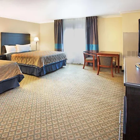 Travelodge By Wyndham Ocean Front-2