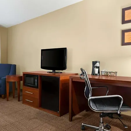 Baymont By Wyndham Rocky Mount-3