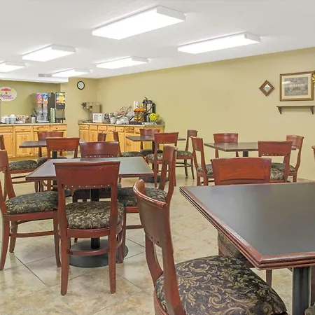 Super 8 By Wyndham St. Clair Mo-3