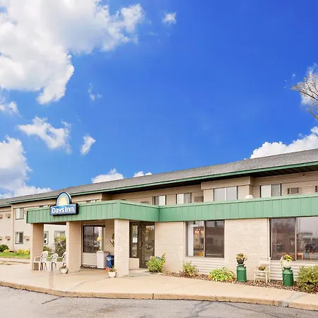 Days Inn By Wyndham Winona-2