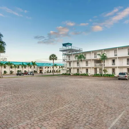 Lakeshore Resort And Marina-2