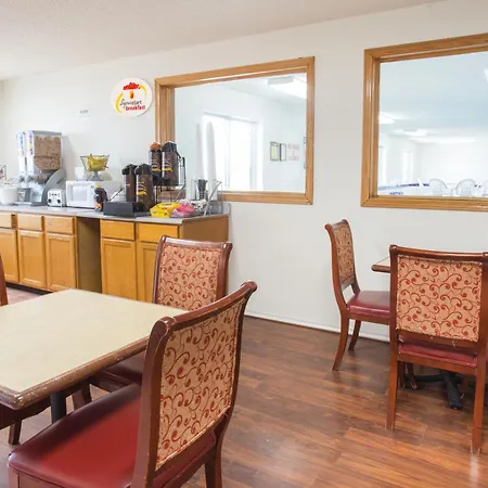 Super 8 By Wyndham Monmouth Il-3