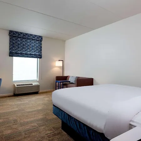 Hampton Inn Baltimore Bayview Campus-2