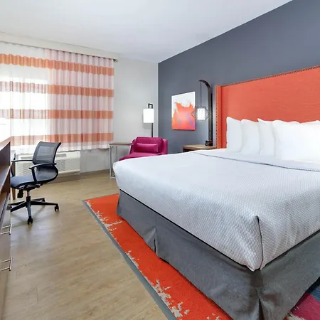 La Quinta Inn & Suites By Wyndham Lakeway-2