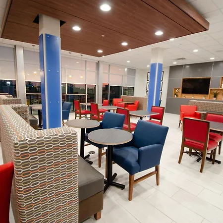 Holiday Inn Express & Suites Taylor By Ihg-3