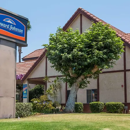 Howard Johnson By Wyndham Norco-2