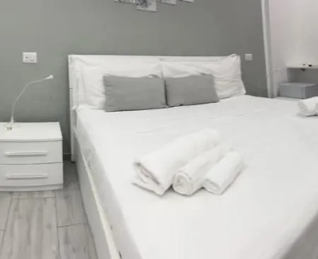 One Hundred Rooms-2